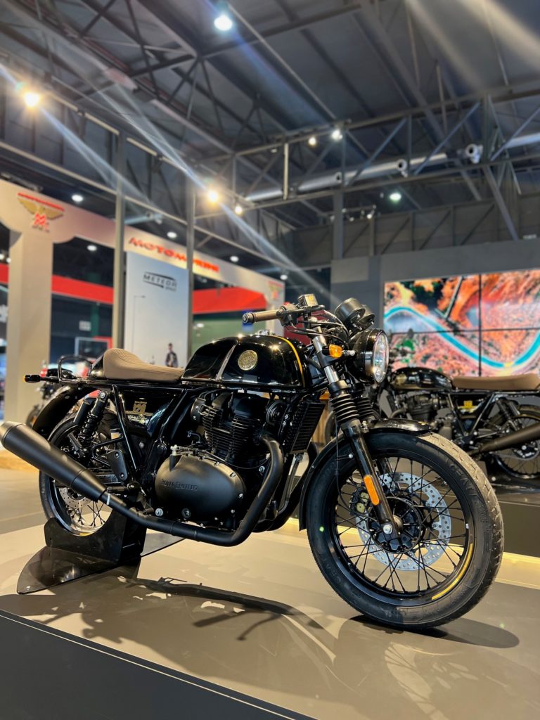 FuelUniverse Royal Enfield expone dos modelos únicos en Sudamérica