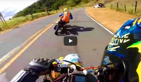 Video: ¡Downhill extremo con dos scooters!
