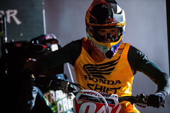 137993_roczen_sx17_anaheim2_jk_1176
