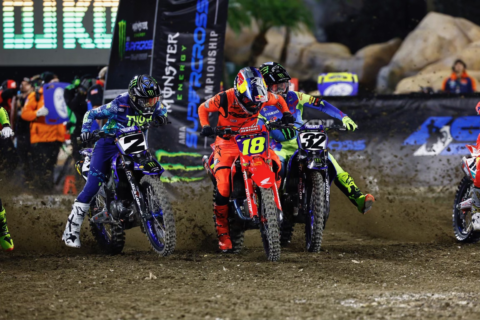 Jett Lawrence y un histórico debut ganador en Supercross