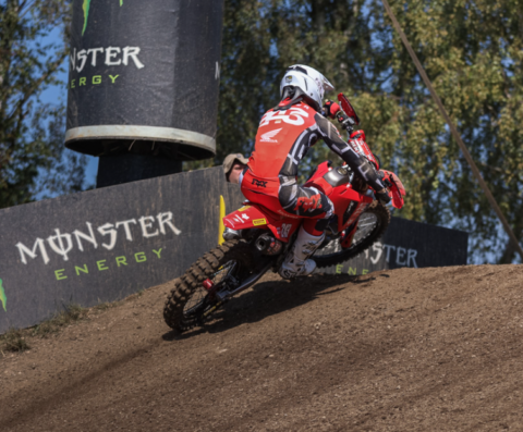 Tim Gajser venció por primera vez en Loket