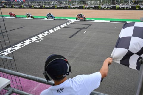 Segunda de Ortolá en Moto3 y primera de Dixon en Moto2