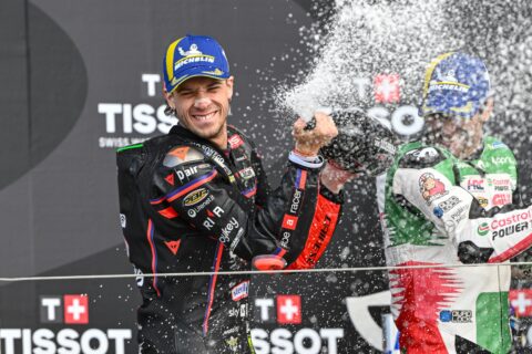 Silverstone: Victoria de Bezzecchi en una carrera de mil variantes