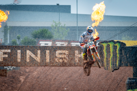 KTM arrasó en el barro portugués