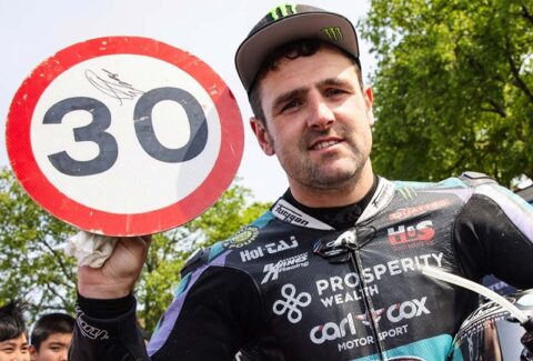 Michael Dunlop logró su 30ª victoria (y más) en el Tourist Trophy