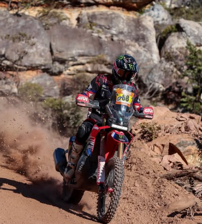 Tosha Schareina se enfila para ganar el Rally dos Sertões