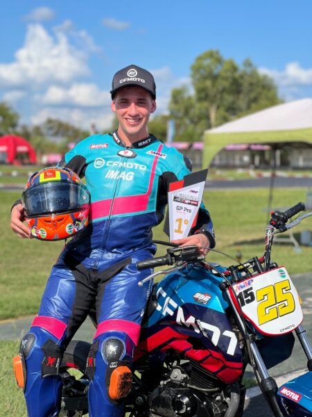 Mauro Passarino y Valentino Riveros campeones del AMVP