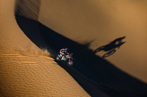 Honda gana con Van Beveren, y el Dakar se define entre Brabec y Benavides