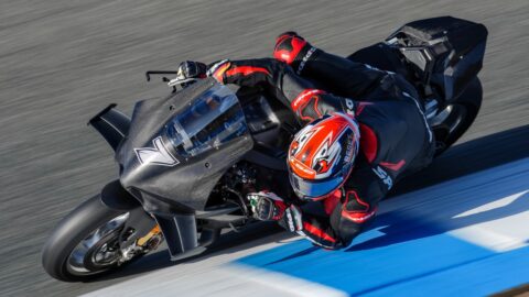 Iker Lecuona con los colores de Ducati oficial