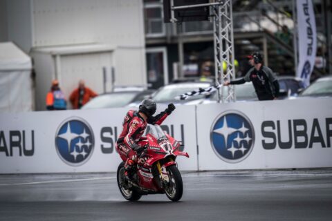 Nicolò Bulega, en seco o lluvia, triplete en el comienzo del año