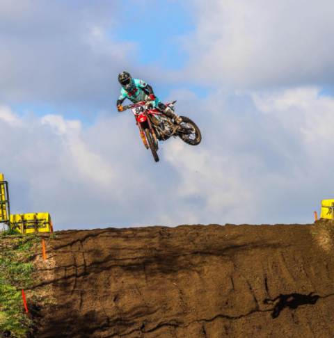 Herlings sigue ganando con Honda