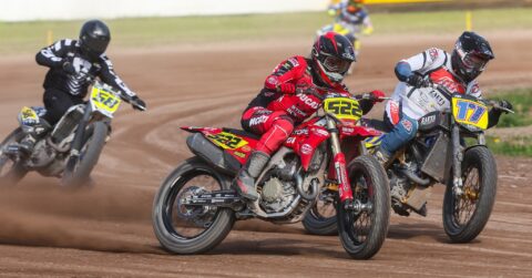 Debut con victoria para Boughen y doble podio de Ducati