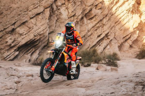 Sanders domina en el arranque del DR40