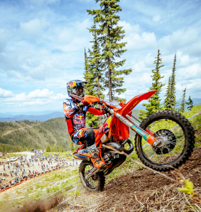 Gran batalla entre las figuras de KTM, pero volvió a ganar Lettenbichler