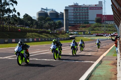Primera victoria de Ferreira, el nuevo líder; Superpole argentina